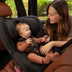 Silla Para Carro Nuna RAVA NEXT Convertible con Isofix